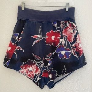Free people harem shorts // Hawaii print // small // hot shot shorts